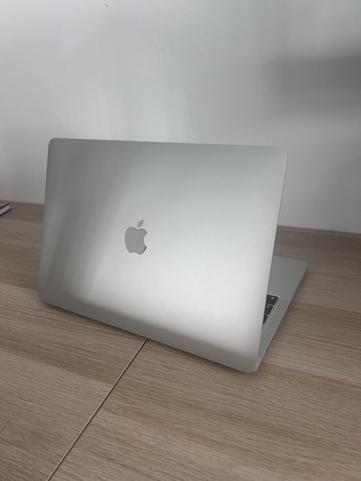 MacBook Pro 13” (2020) – Chip M1 | Excelente Estado
