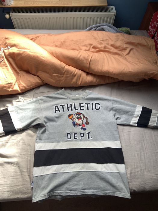 vintage 1993 Looney Tunes taz acme sweatshirt