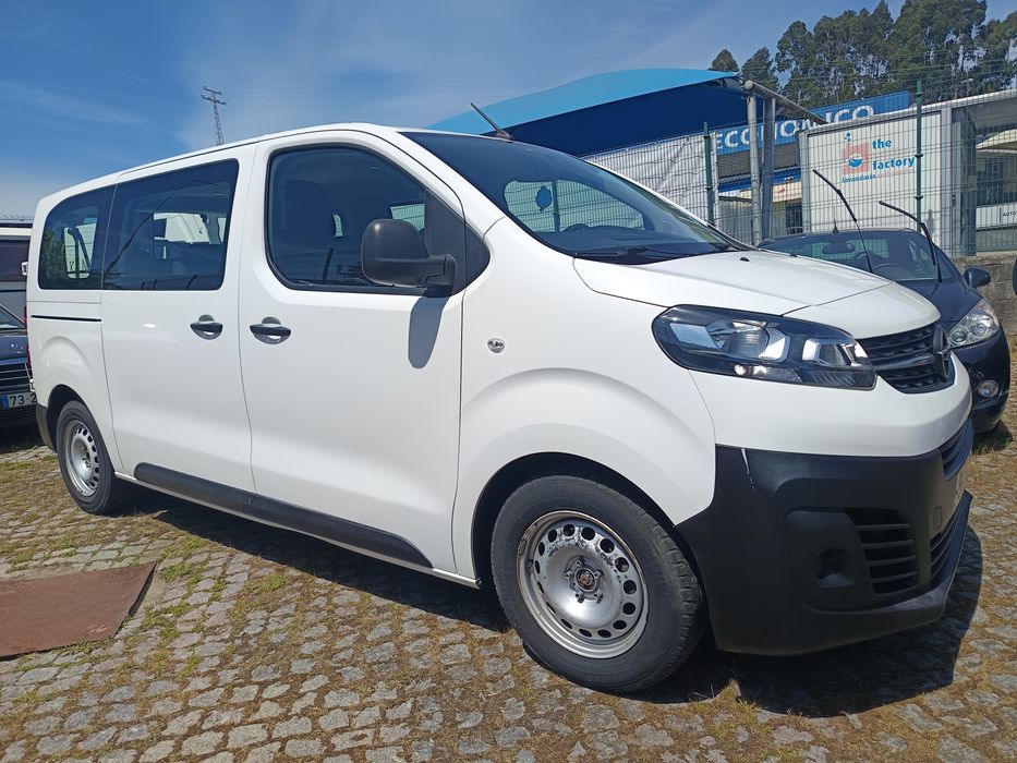 Opel Vivaro 9 lugares