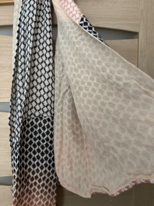 Szal damski z wiskozy