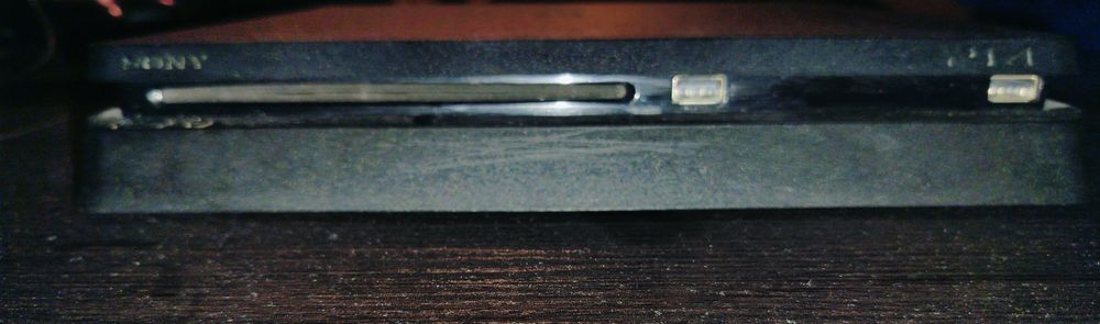 Konsola PS4 w zestawie  z padami , grami  i kierownicą