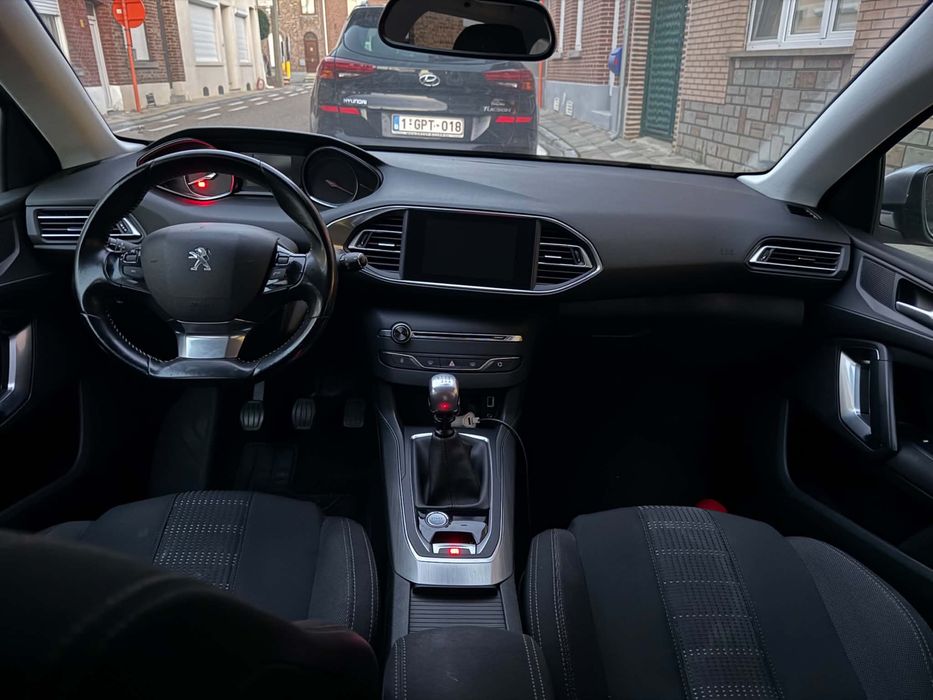 Peugeot 308 T9 2017 1.6hdi