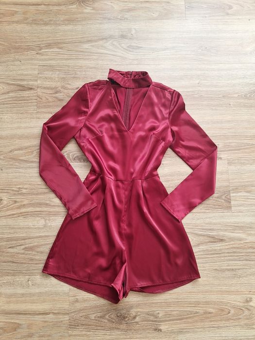 Piękny krotki kombinezon z długim rekawem burgundowy śliski 36 classy