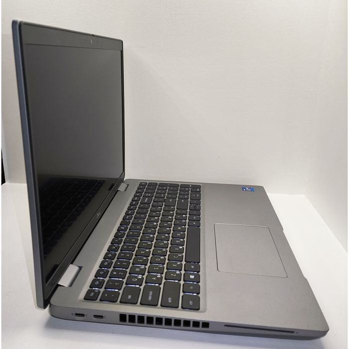 Dell Precision 3561 Графічна станція /15.6/i7 8я-16пот/nvidia T600 4gb