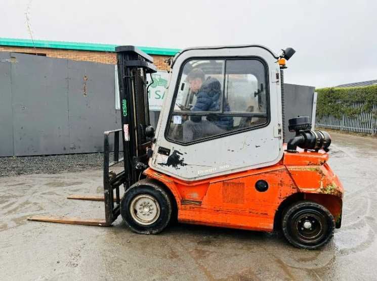 Вилочний погрузчик навантажувач CESAR DRAGO 3 тони, 4,5 м