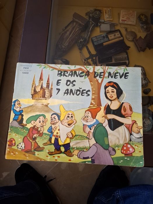 Colecção de cromos branca de neve e os 7 anões