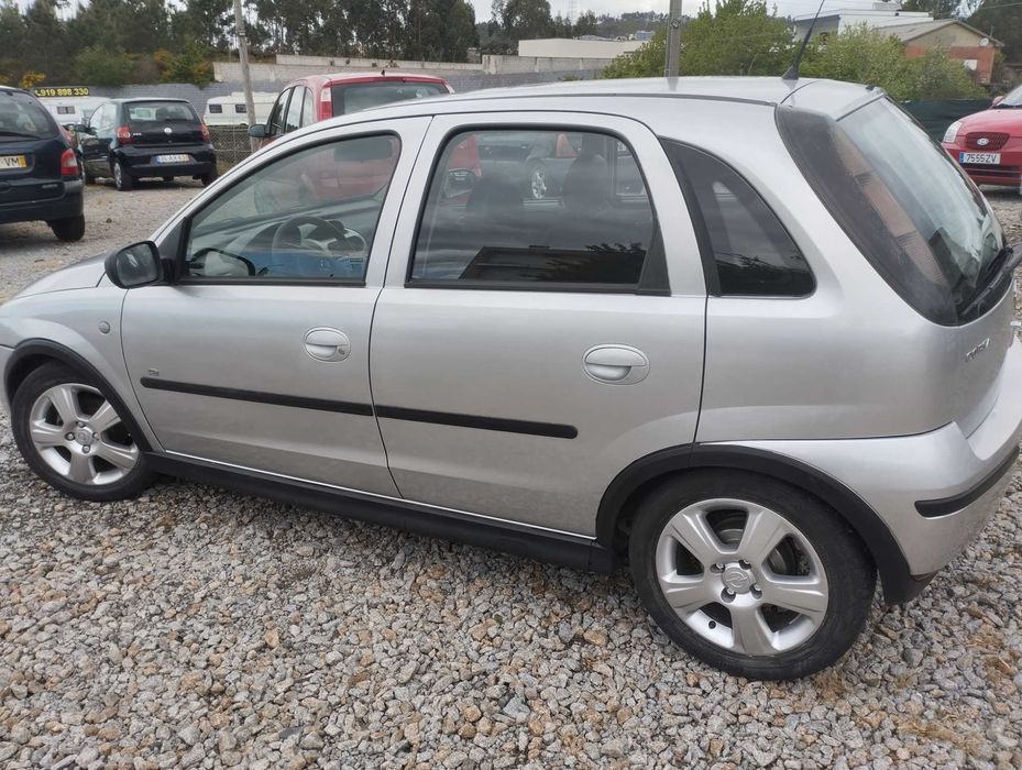 Opel corsa 1.2 16v. Elegance