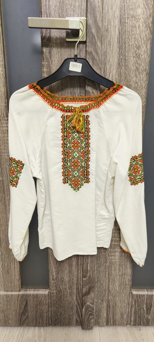 Вишиванка дитяча ручна вишивка