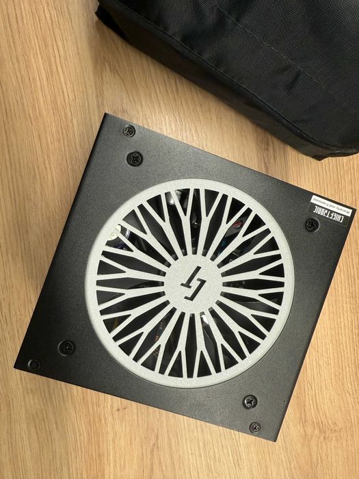 Chieftec Chieftronic GPX-850FC Gold + Be Quiet Pure Power 11 700W Gold