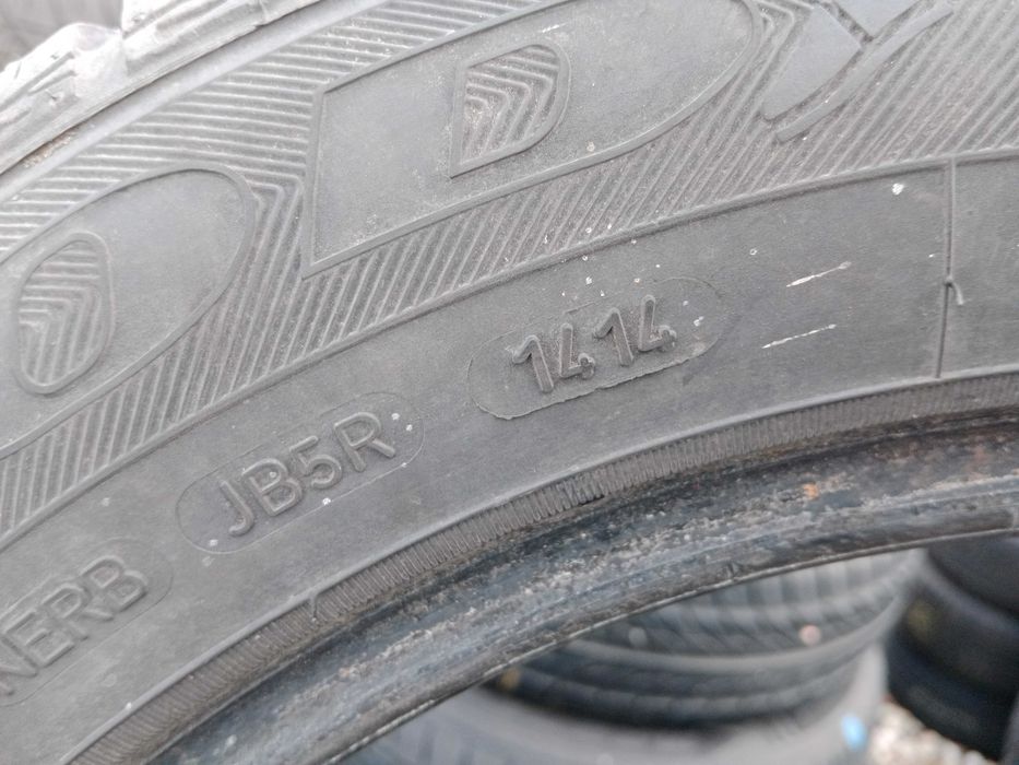 Opona używana 195/60R15 Goodyear Vector 4Seasons 1szt.