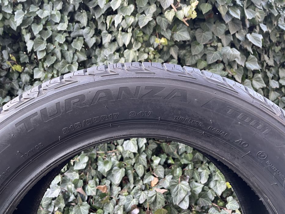 215/55 R17 Bridgestone Turanza T001
