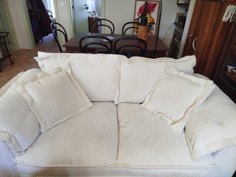 Sofá de 2 lugares Novo