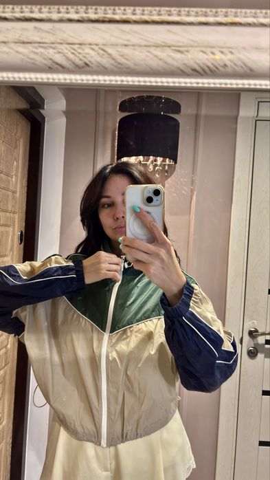 Ветровка Zara с капюшоном