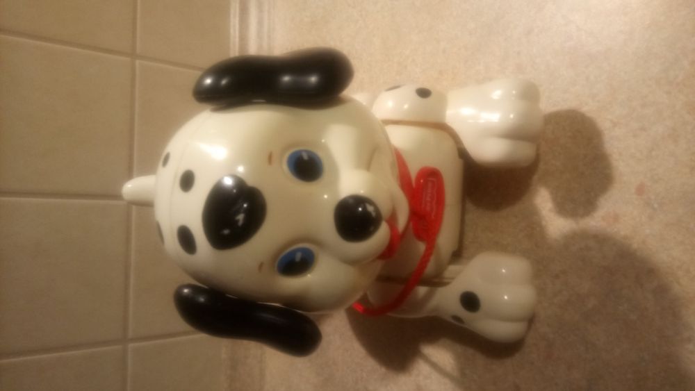 Piesek Fisher Price szczekający do ciągnięcia