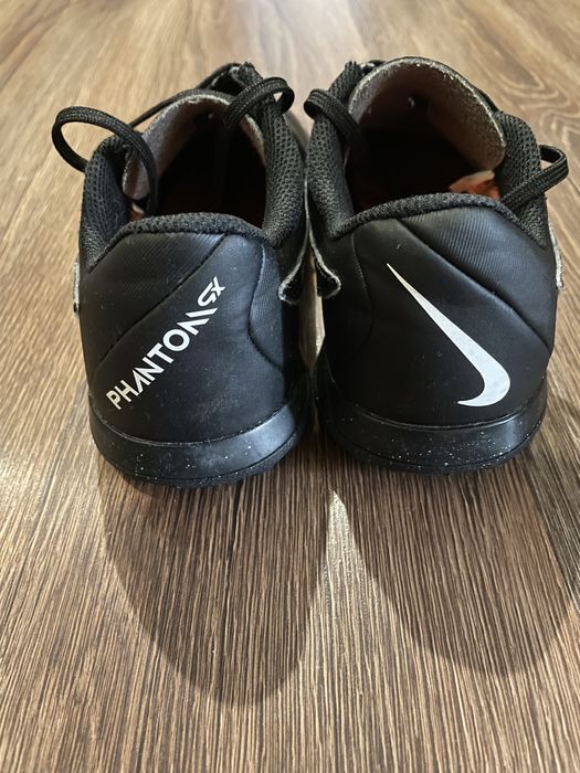 Кроссовки сороконожки nike 33р.