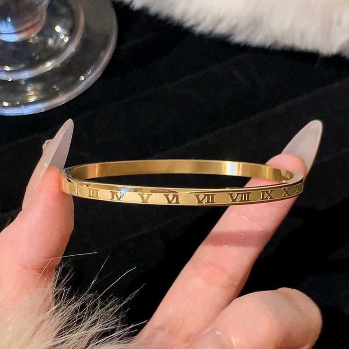 Pulseira bangle feminina – aço inoxidavel