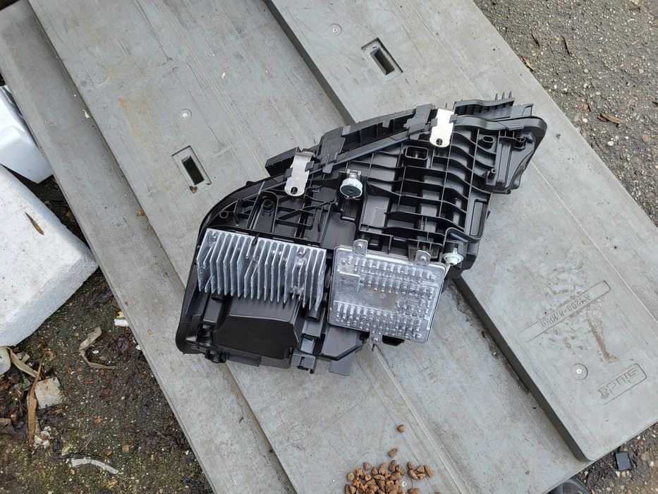 Lampa BMW G20 lci lift czarna Schadow