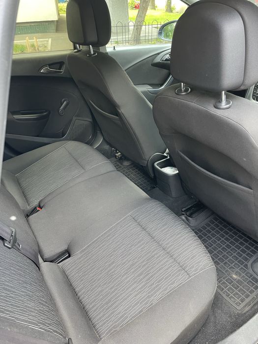 Продам Opel Astra J