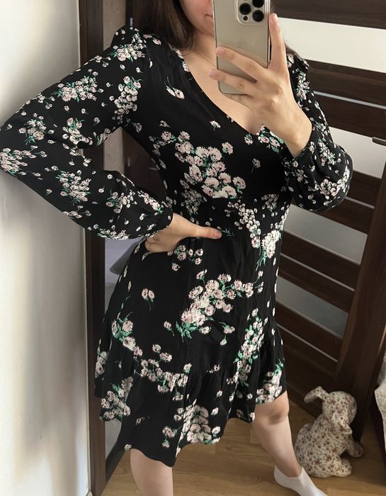 Sliczna sukienka w kwiaty