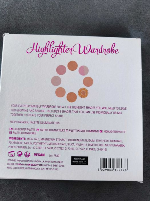Paleta Rozświetlaczy Makeup Revolution Wardrobe