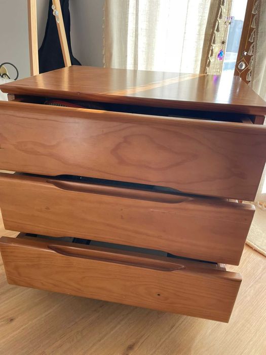 Mesinha de cabeceira