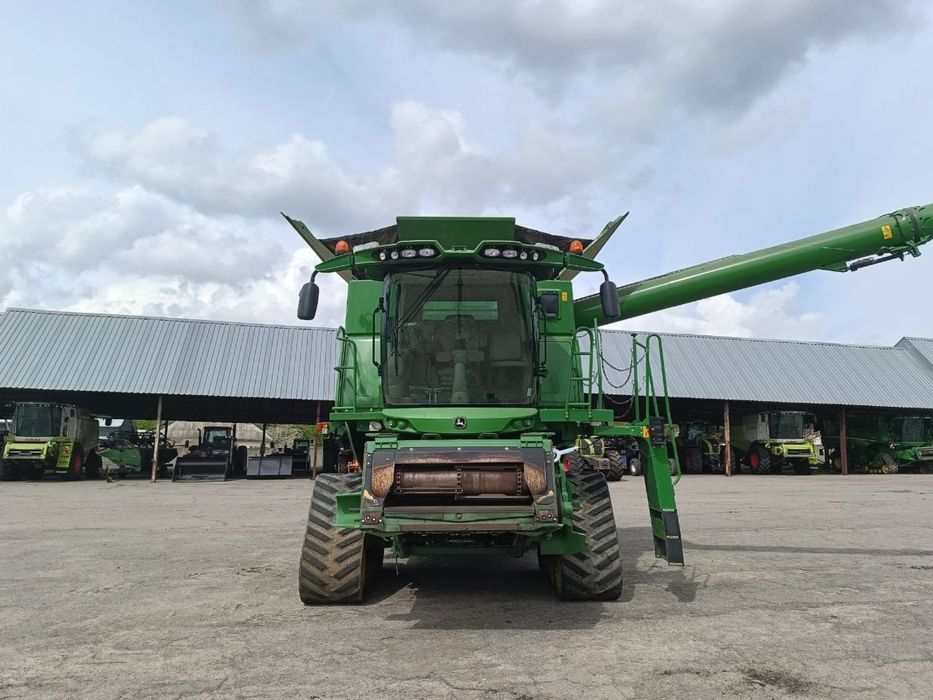 Комбайн John Deere S690i Продаж