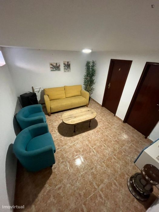 Quarto - localizado em Ajuda Lisbon