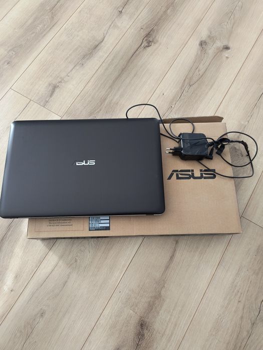 Laptop Asus X541U