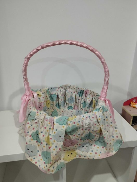 Vendo cesta de palha bebe