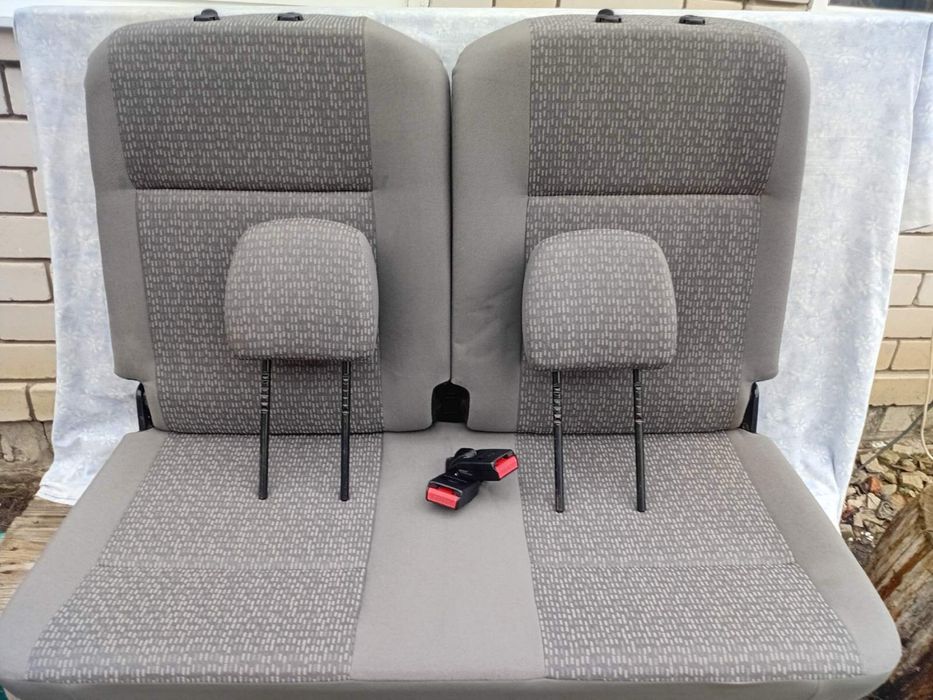 Сидения на Дача логан