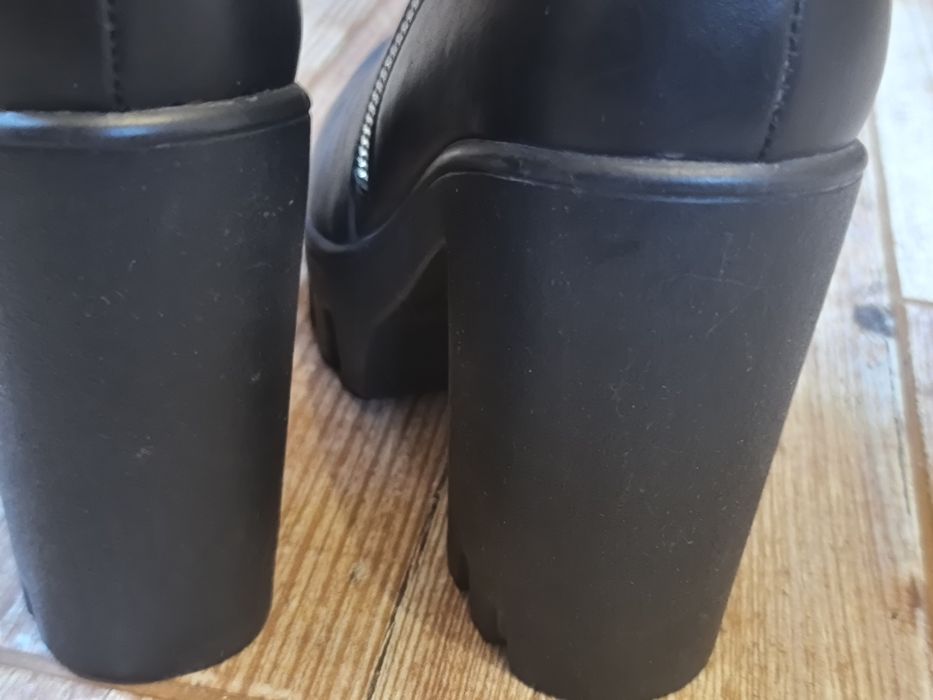 Ботинки,ботильоны на каблуке