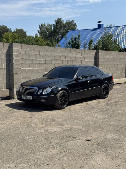 Продам Мерседес w211 3.0 дизель