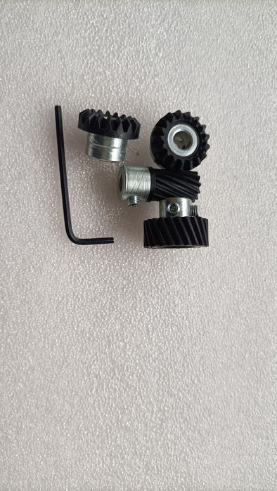 Nowe koła zębate do maszyn krawieckich Łucznik klasa 800