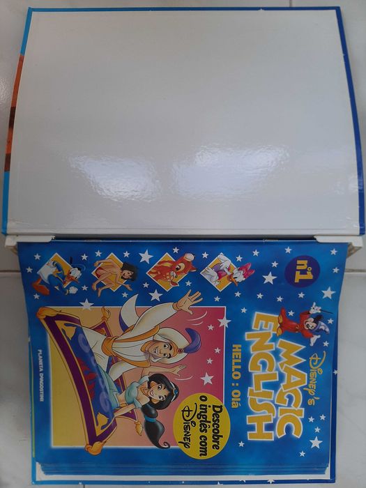 Livros e cassetes - Disney's Magic English