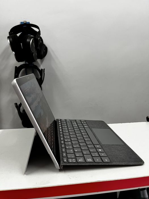 Планшет Microsoft Surface Go 2 1926 64gb