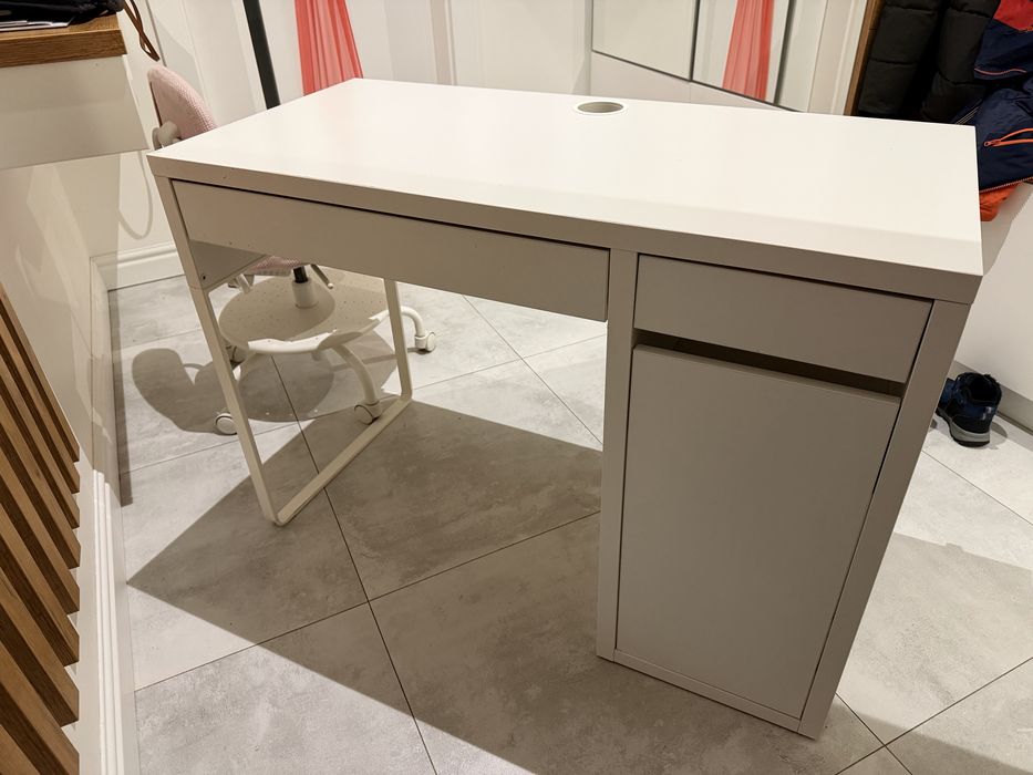 Biurko biał, krzesło gratis