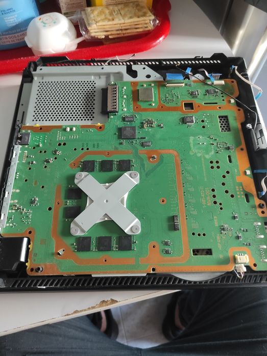 Pintura de casa e manutenção, faço manutenção a PS4 PS5 e mudo a pasta térmica.