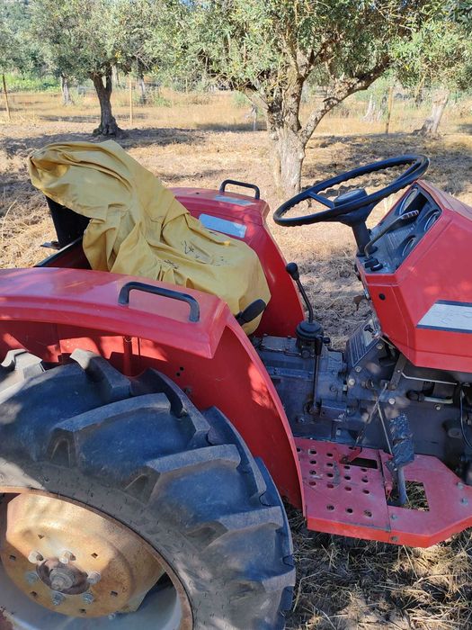 Trator Massey Ferguson