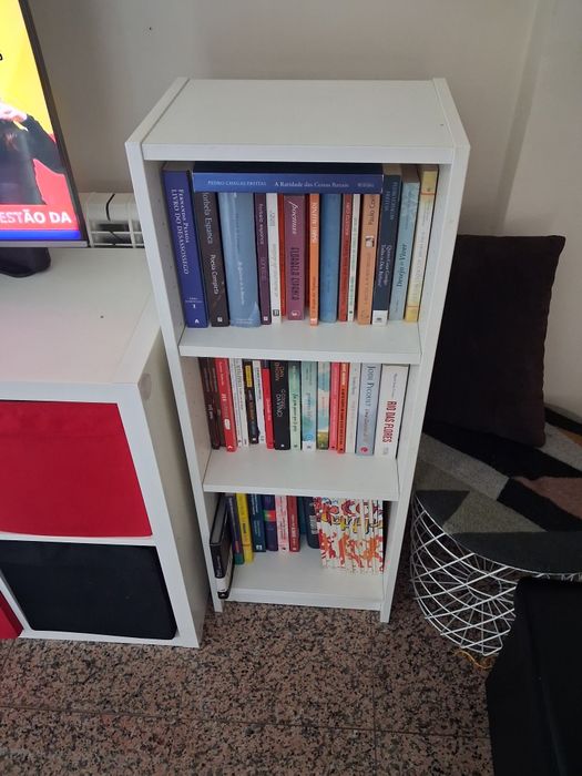 Vendo estante branca usada