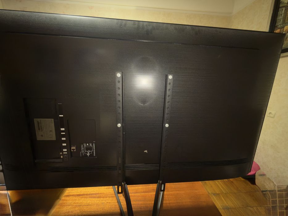 Продам Samsung UE55CU7100U 55” Crystal UHD 4K Smart TV