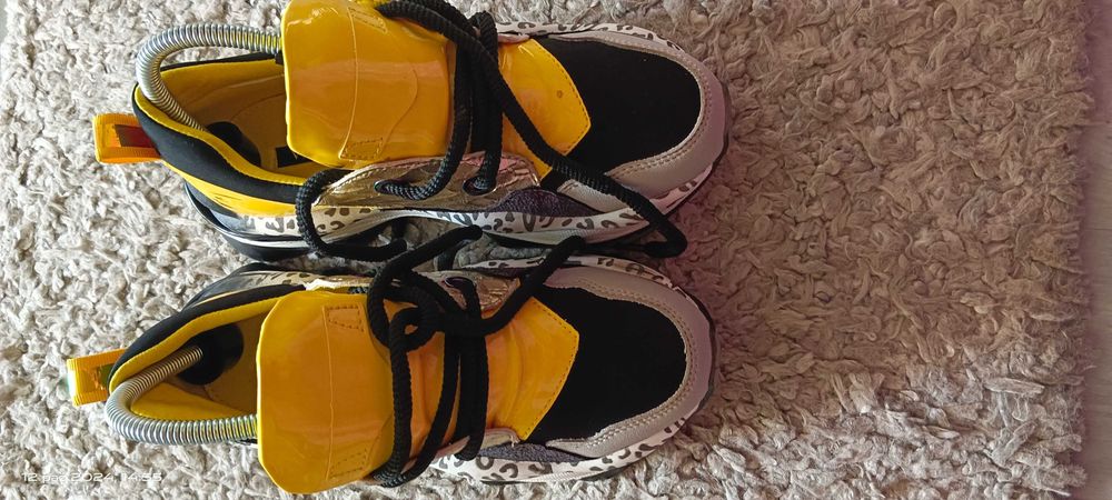 Sprzedam damskie adidasy