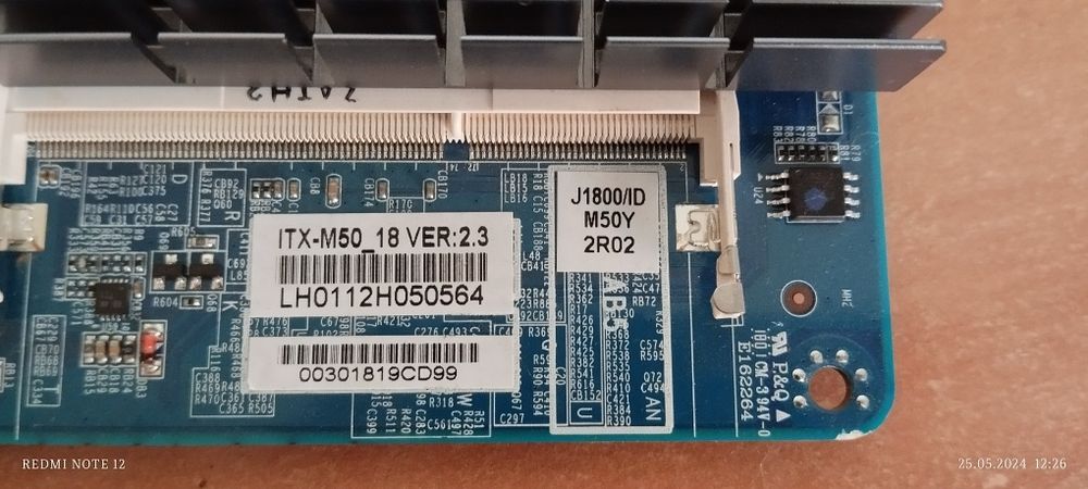 Компактная и недорогая материнская плата со встроенным процессором Int