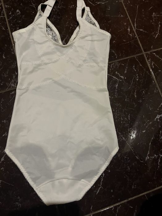 Корегуюча білизна