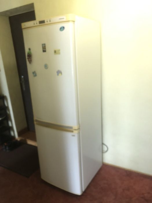 Холодильник Samsung капельний