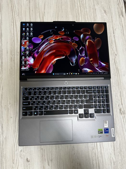 Ноутбук  Lenovo Legion 5 16IRX9 Luna Gray 1tb  intel core i7 (14650hx)