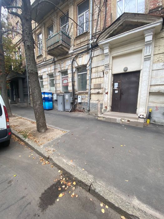 Оренда приміщення,на червоній лінії,під магазин,офіс мироносицька 57