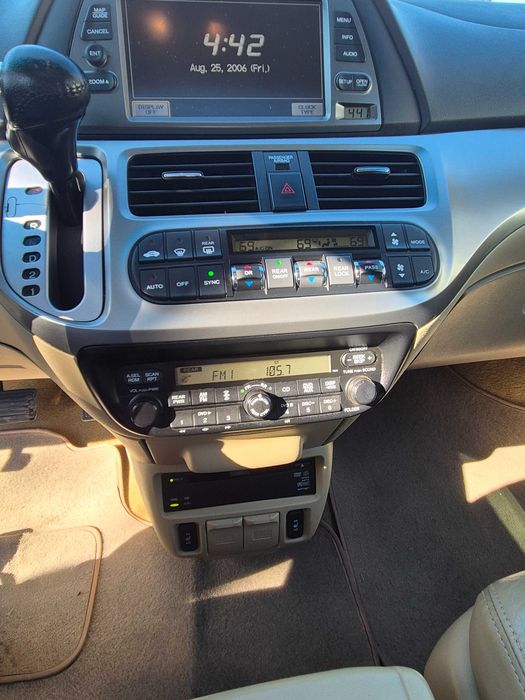 Honda Odyssey - gaz, hak, 8 osób - sprawdź!