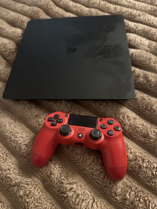 Продам ps4 slim, 1 tb, орігінальний геймпад,