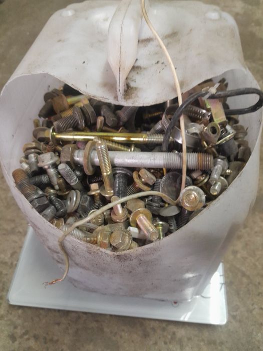 Автомобільні болти