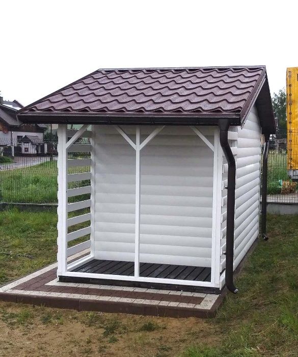 BIAŁY domek narzędziowy z drewutnią
